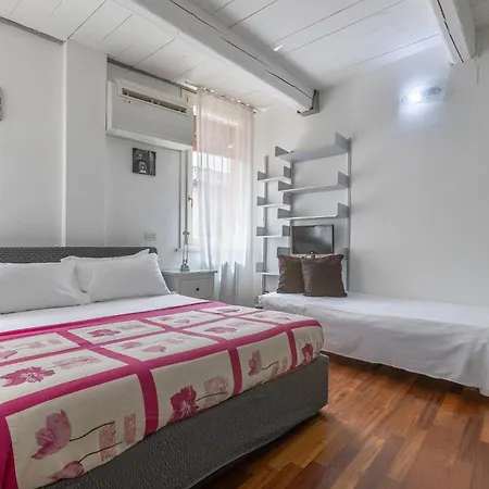 Appartement Guesthost - Center Bi-level Beauty Ferrara
