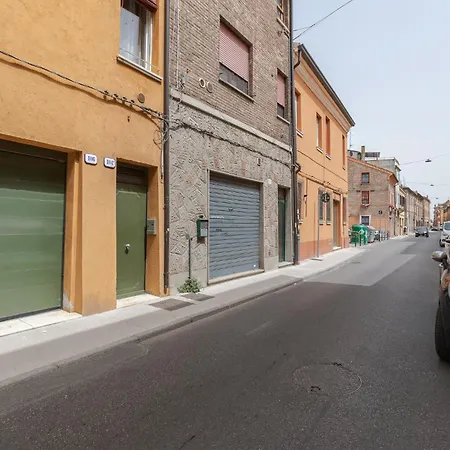 Guesthost - Center Bi-level Beauty *