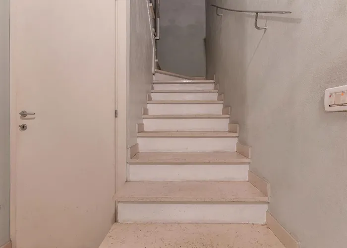 Guesthost - Center Bi-level Beauty Appartamento Ferrara