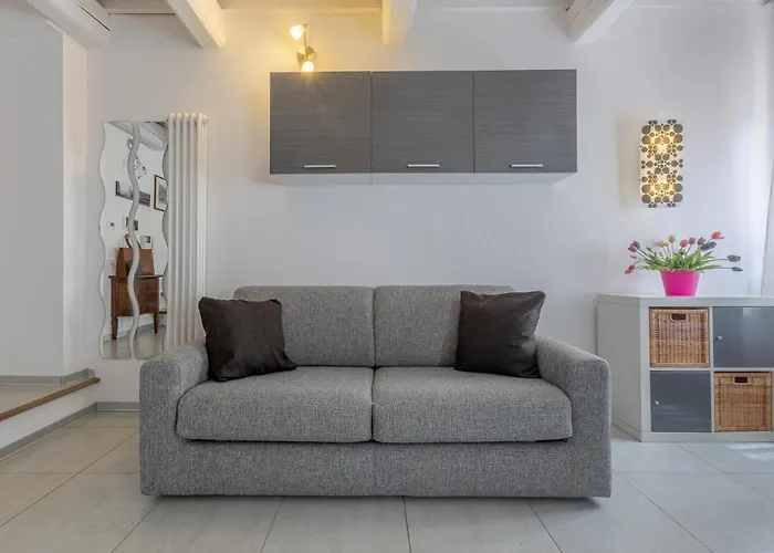 Guesthost - Center Bi-level Beauty Apartament