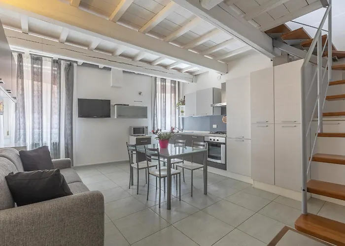 Guesthost - Center Bi-level Beauty Apartament