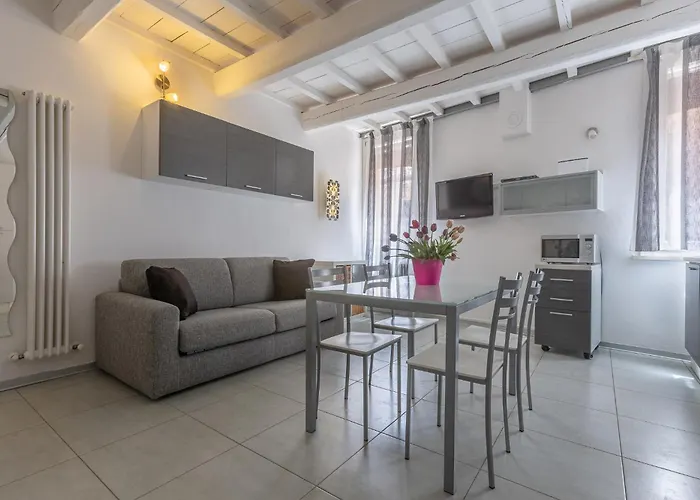 Guesthost - Center Bi-level Beauty Apartament